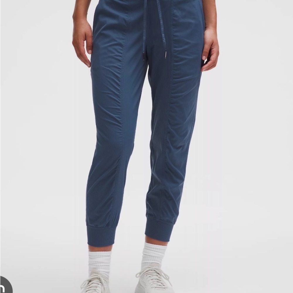 Lululemon Dance Studio Joggers 7/8